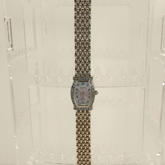 Concepts Sliver Tone Women's Watch Rhinestones Aurora Borealis Needs New Battery - Picture 8 of 8